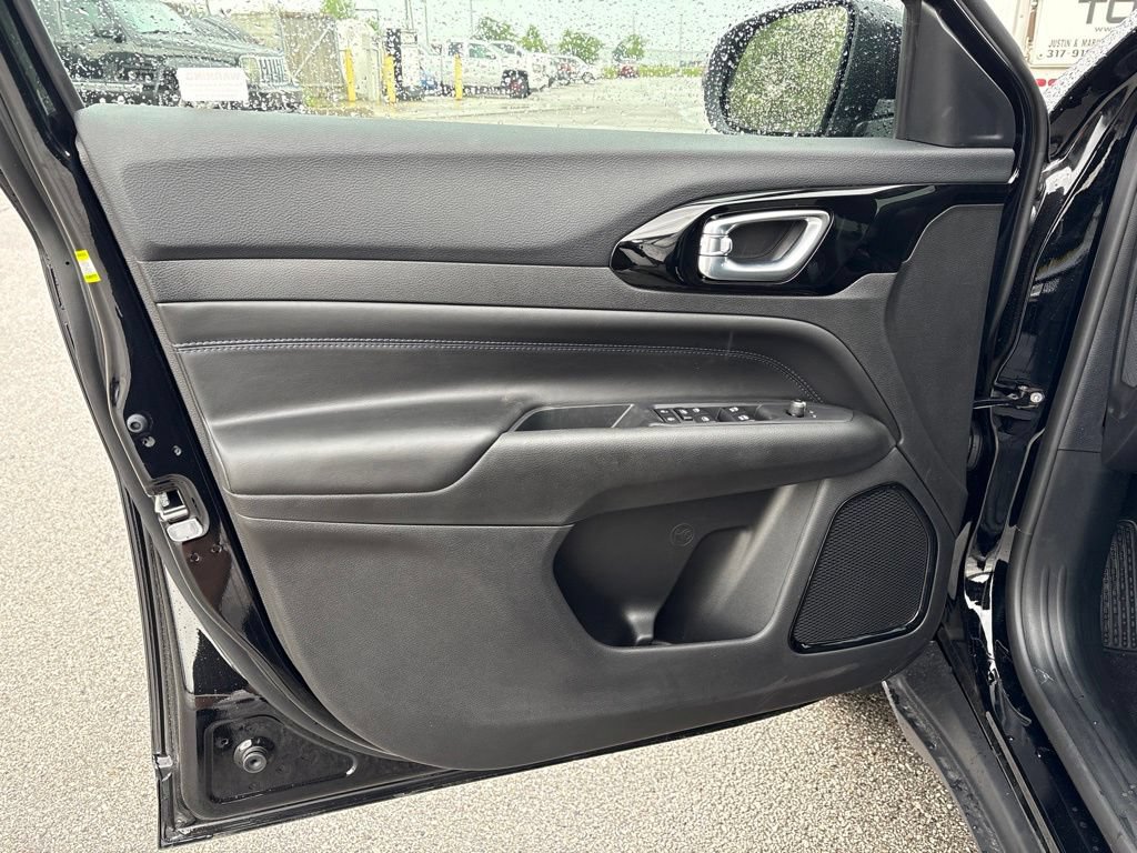 New 2026 Jeep Compass Latitude AWD/4WD image 8