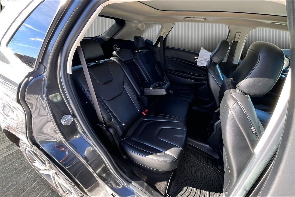 Used 2020 Ford Edge Titanium w/ Class II Trailer Tow Package image 28