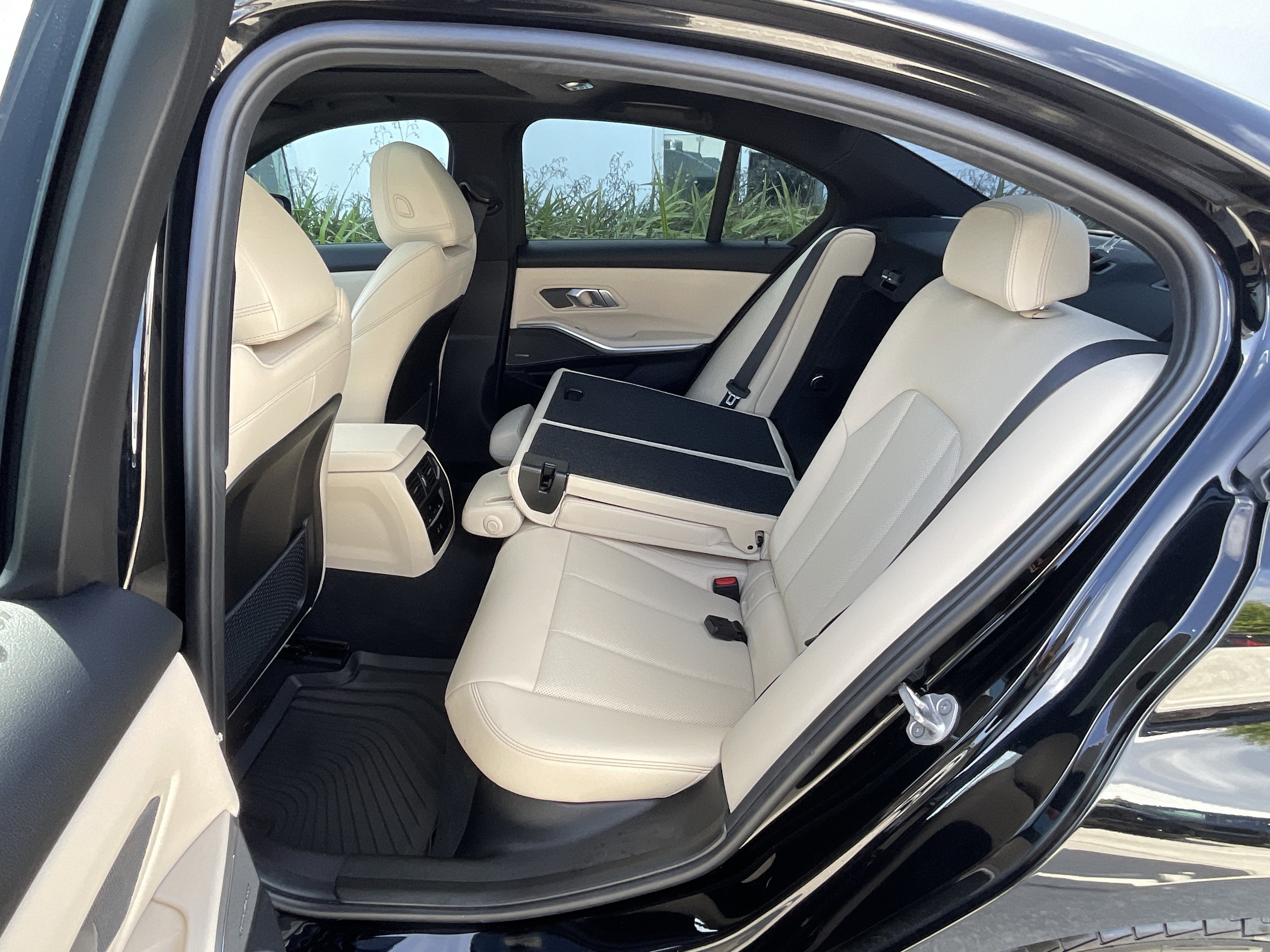 Certified 2023 BMW 330i Sedan w/ Premium Package image 29