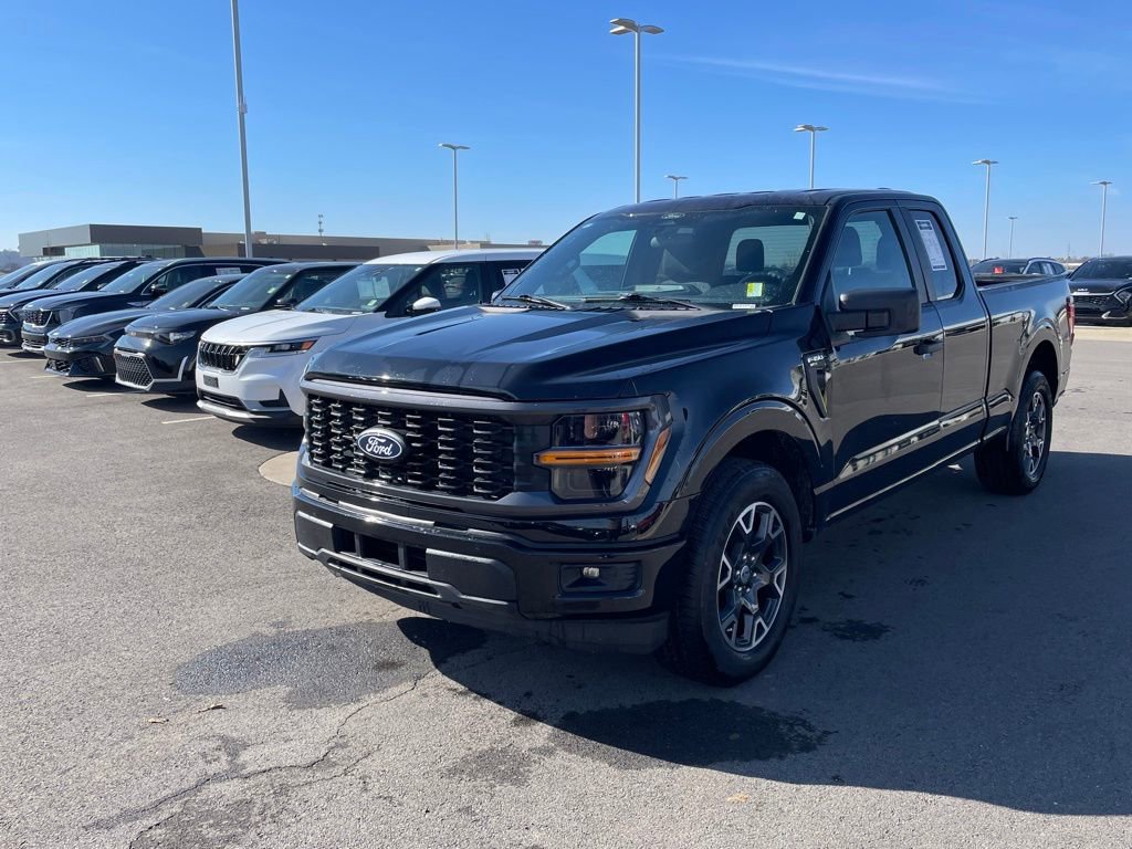 Used 2025 Ford F150 STX w/ Equipment Group 200A RWD image 3