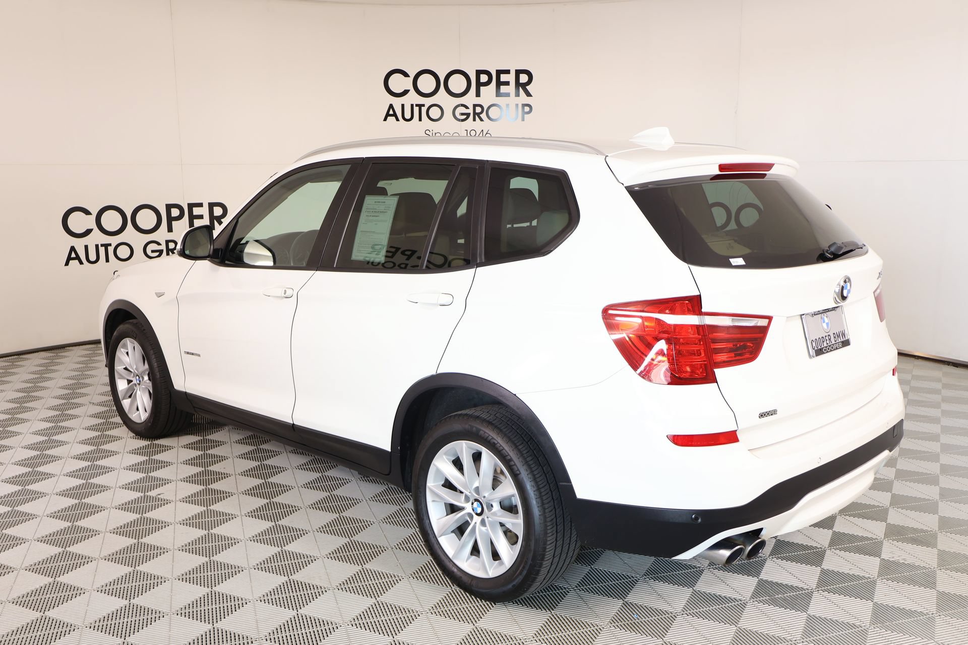 Used 2017 BMW X3 sDrive28i RWD image 22