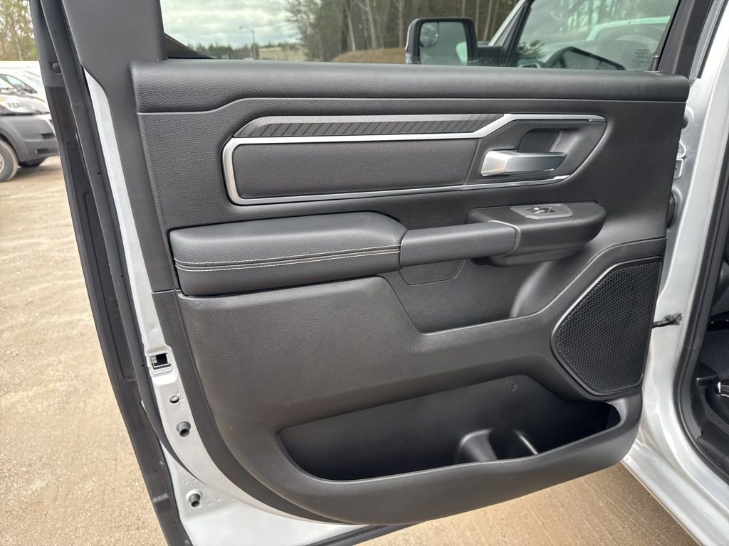 New 2026 RAM 1500 4x4 Crew Cab image 26