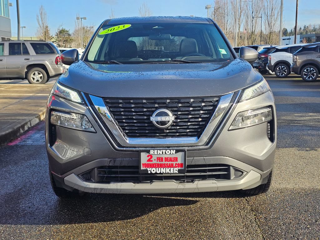 Used 2023 Nissan Rogue SV AWD/4WD image 2