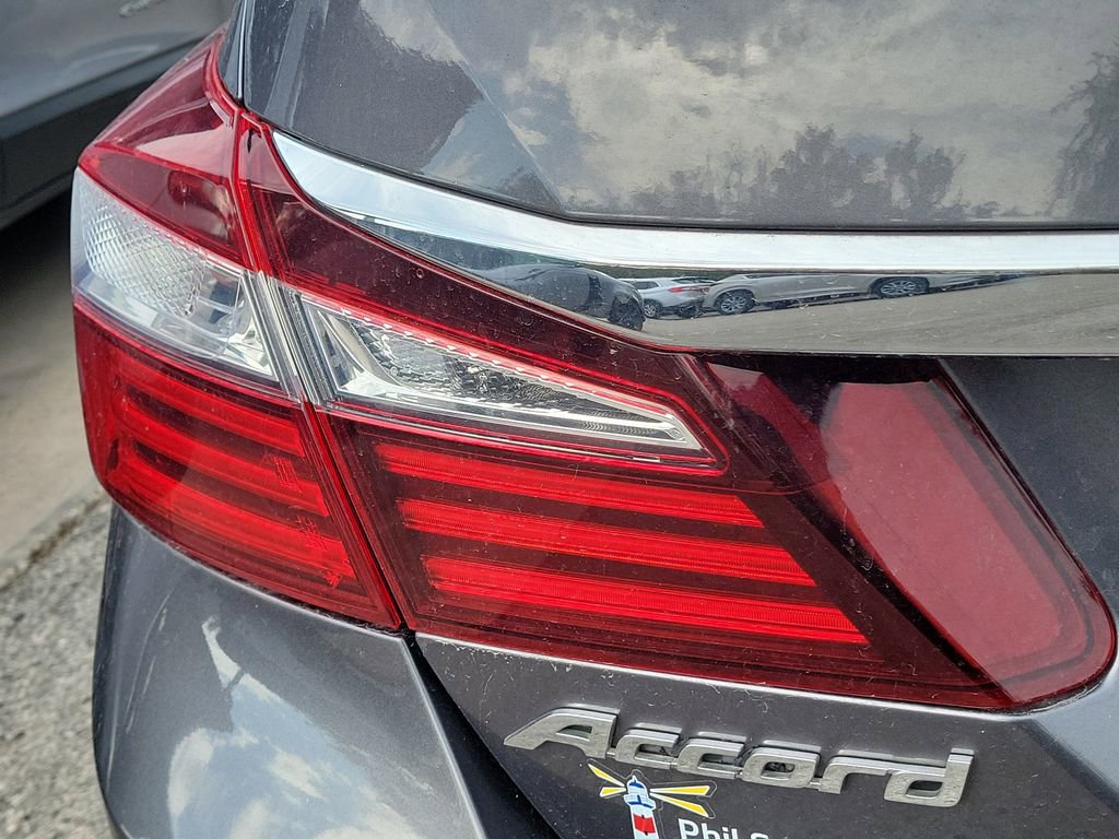 Used 2017 Honda Accord Sport Special Edition image 19