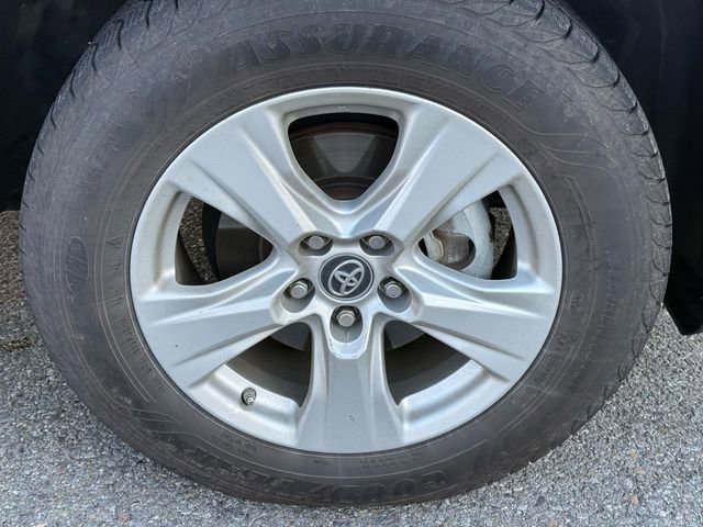 Used 2019 Toyota RAV4 XLE image 16