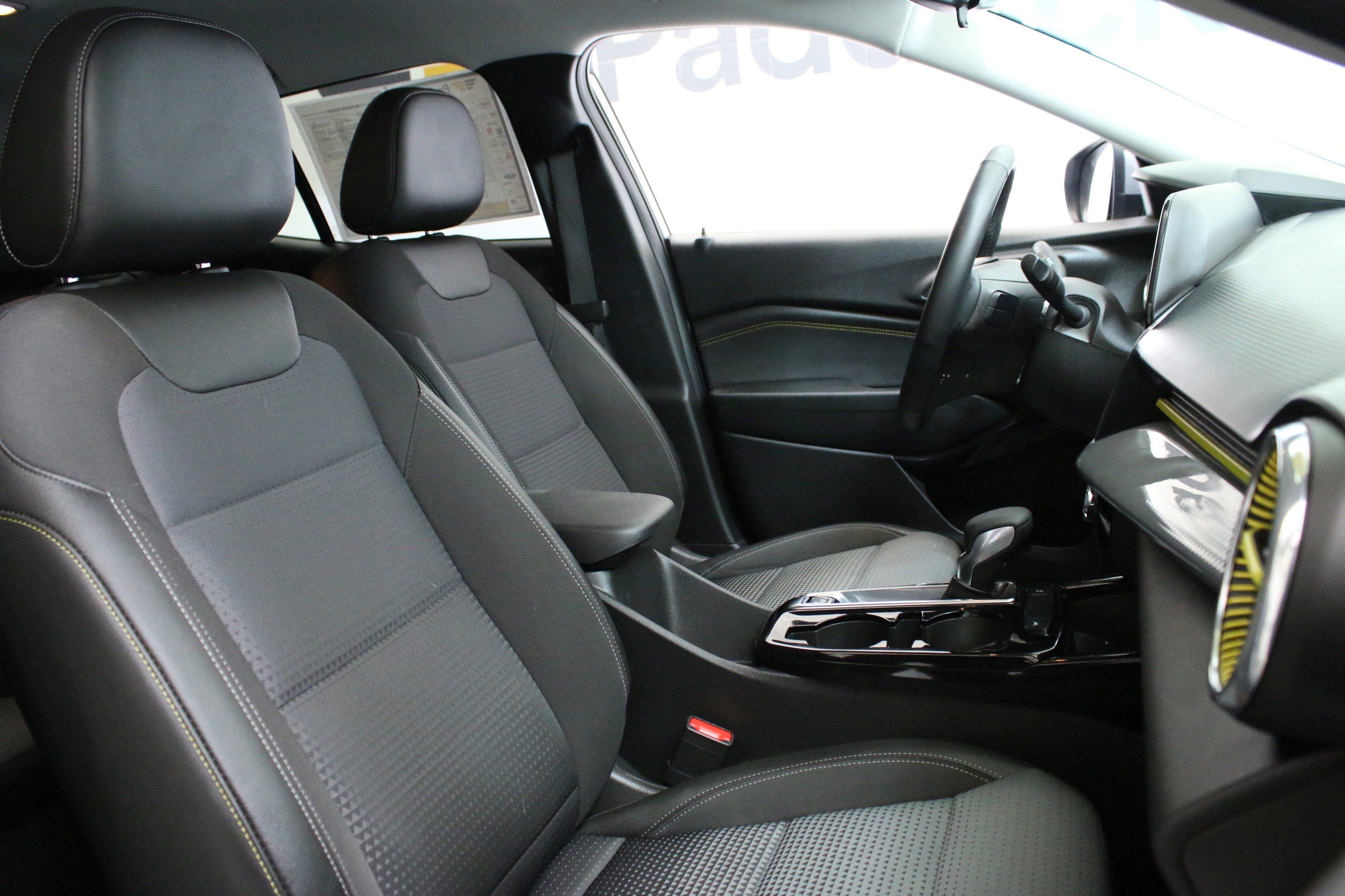 Used 2024 Chevrolet Trax LT w/ Driver Confidence Package image 33