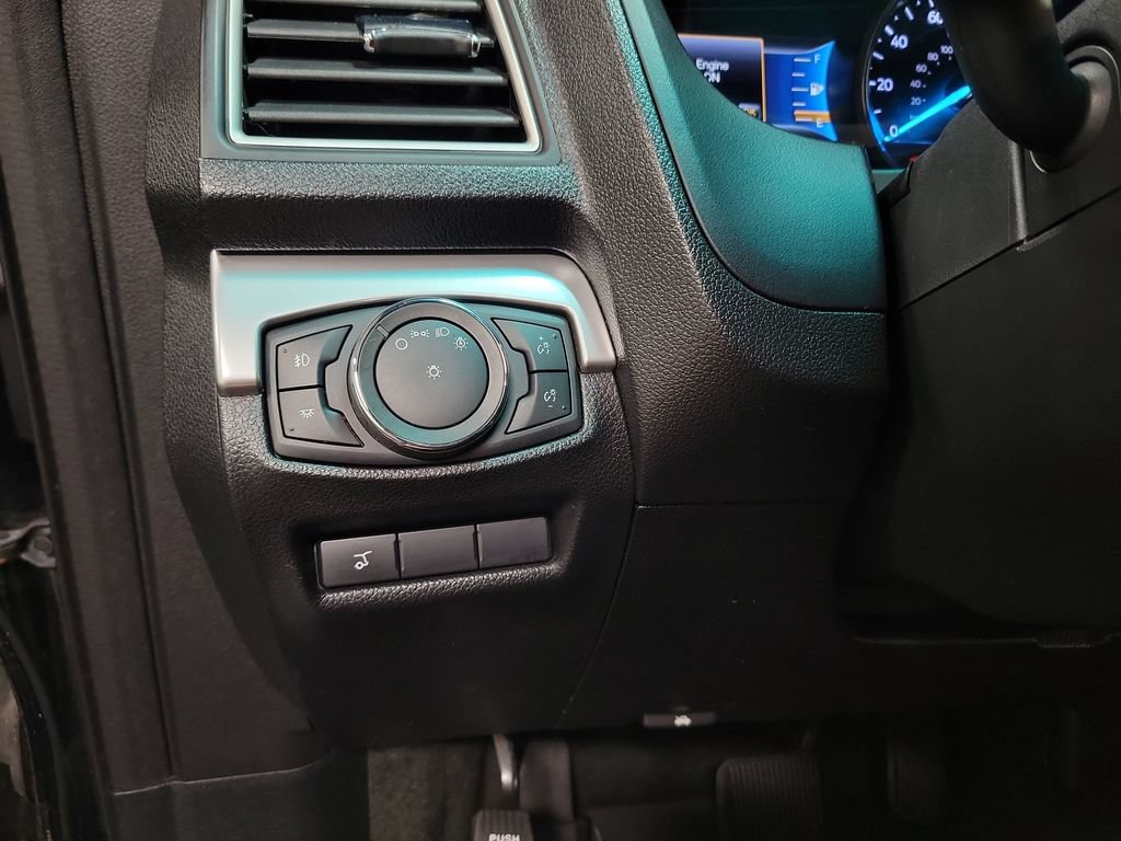 Used 2017 Ford Explorer XLT w/ Equipment Group 202A FWD image 27