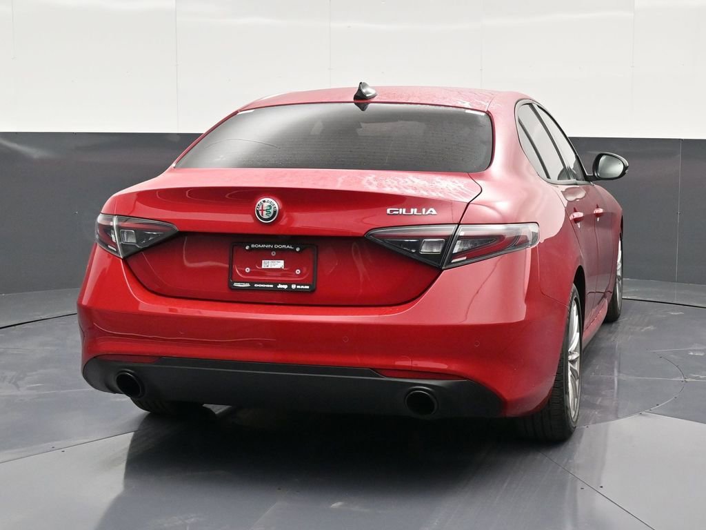 Used 2024 Alfa Romeo Giulia Sprint image 2