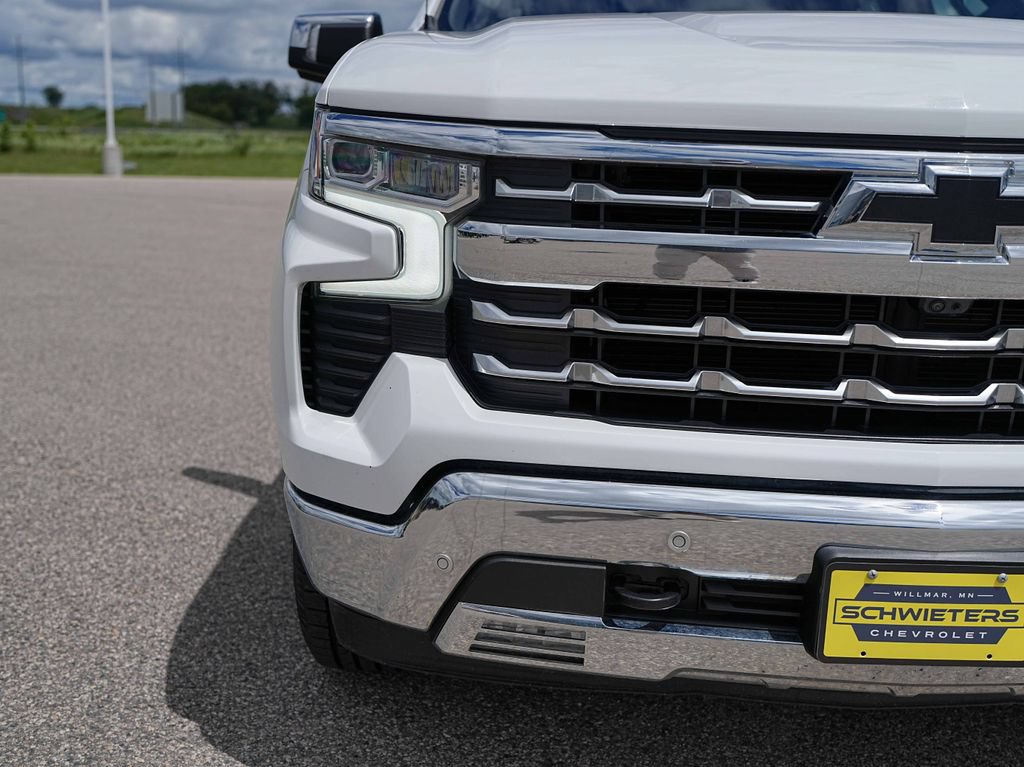 Used 2022 Chevrolet Silverado 1500 LTZ AWD/4WD image 3
