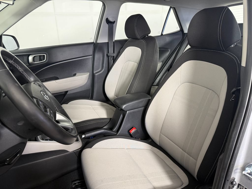 Certified 2026 Hyundai Venue SEL FWD image 28