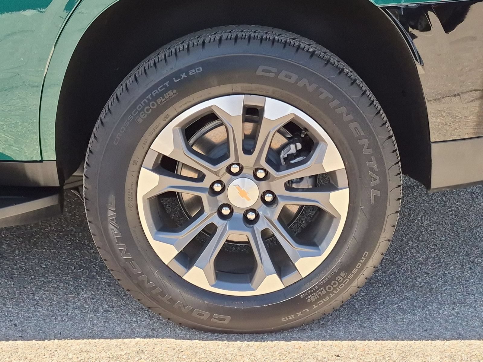 Used 2026 Chevrolet Tahoe LS w/ LPO, Dark Essentials Package RWD image 9