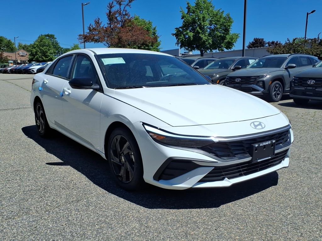 New 2026 Hyundai Elantra Sport FWD image 3