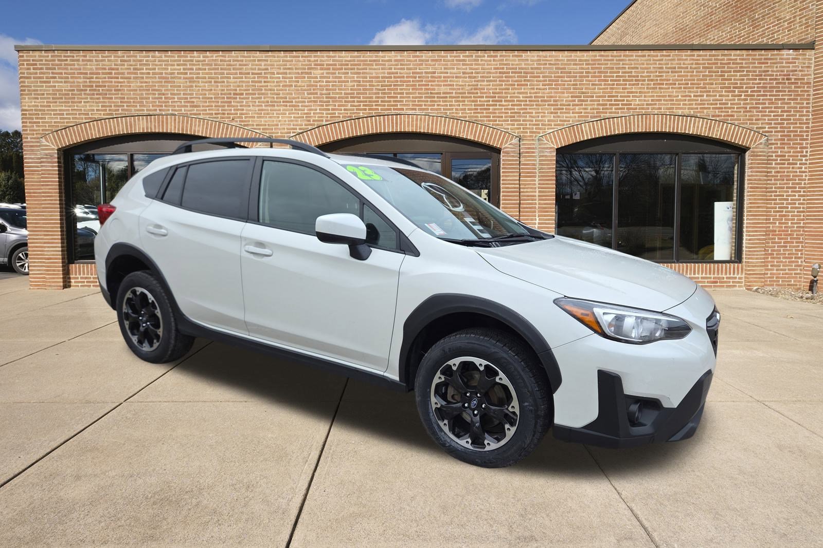 Used 2023 Subaru Crosstrek 2.0i Premium image 1