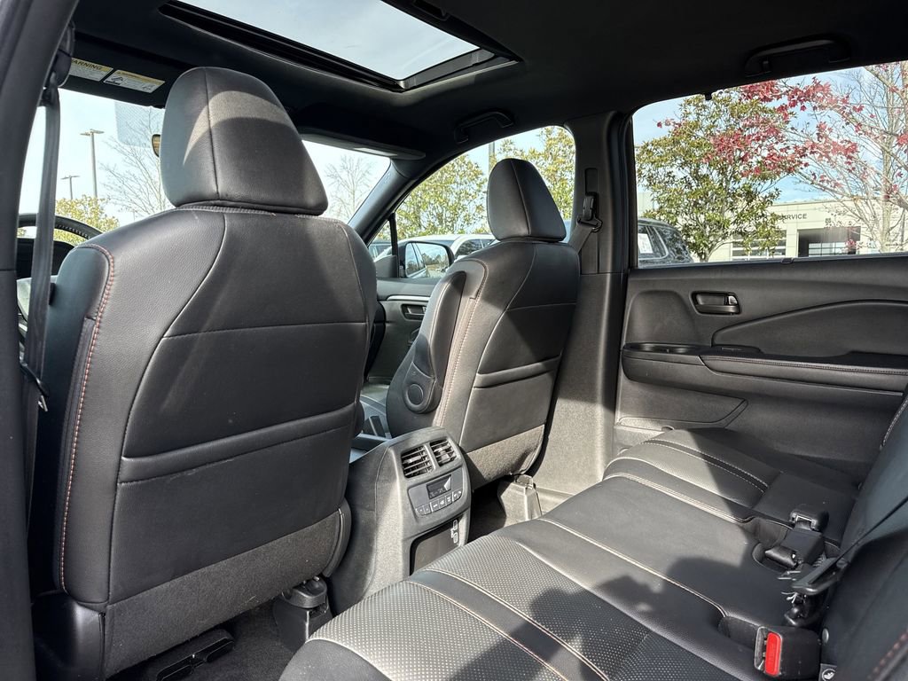 Used 2022 Honda Pilot TrailSport image 13
