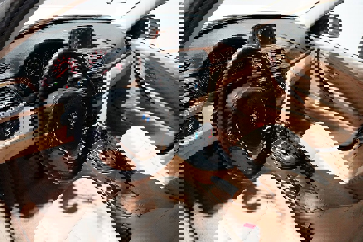 Used 2015 BMW 328i Sedan RWD image 18