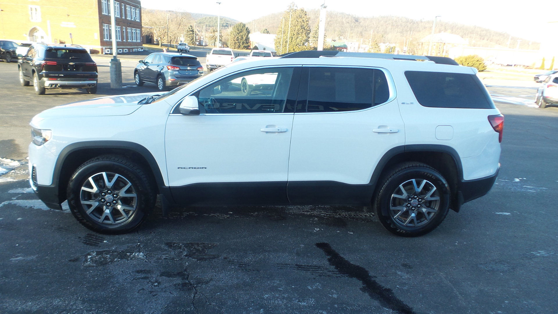 Used 2021 GMC Acadia SLE w/ Driver Convenience Package AWD/4WD image 6