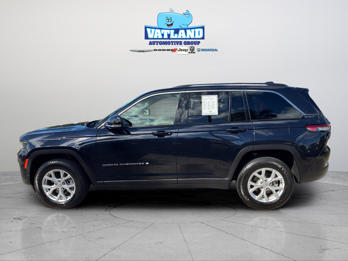 Certified 2023 Jeep Grand Cherokee Limited w/ Trailer Tow Prep Group (B) AWD/4WD image 36