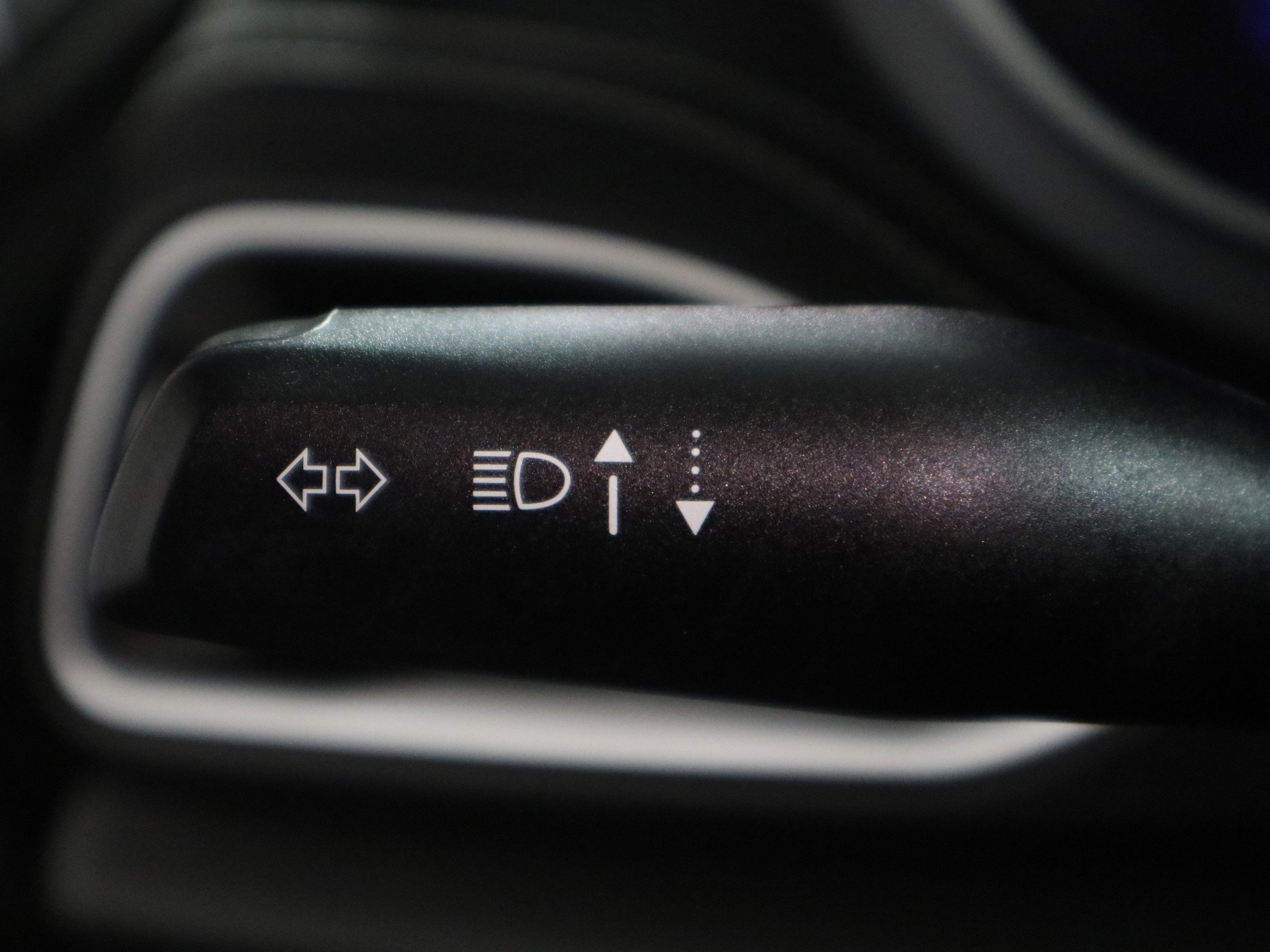 Used 2025 Chrysler Pacifica Limited image 31