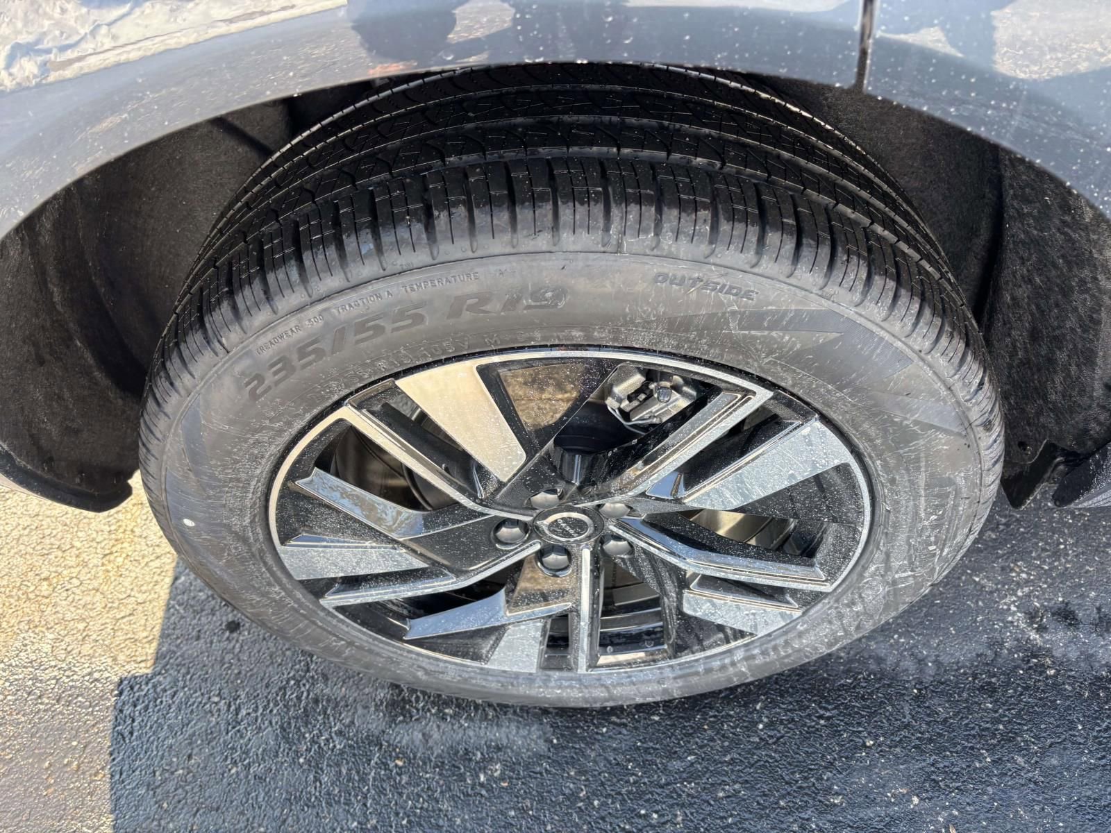 New 2026 Volvo XC60 B5 Plus w/ Protection Package Premier image 10