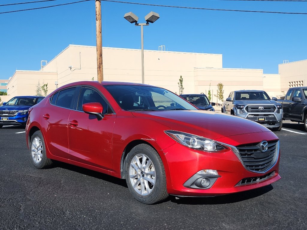 Used 2016 MAZDA MAZDA3 i Touring w/ Popular Equipment Package FWD image 3