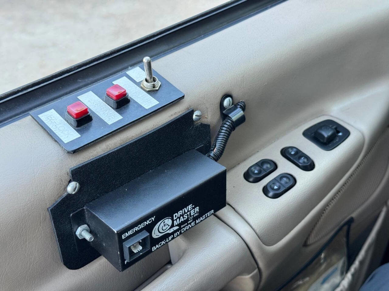 Used 1999 Ford E-250 and Econoline 250 RWD image 44
