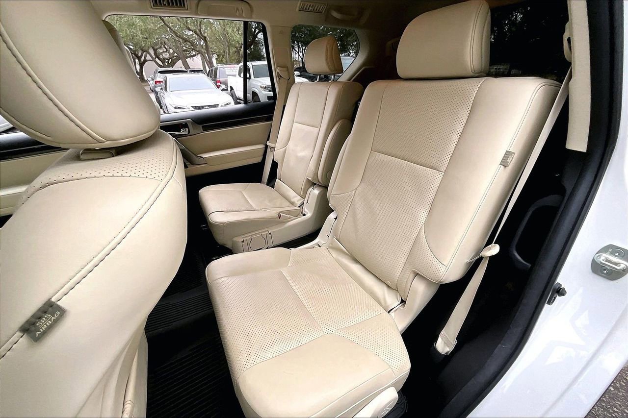 Used 2023 Lexus GX 460 Luxury w/ Sport Design Package image 19