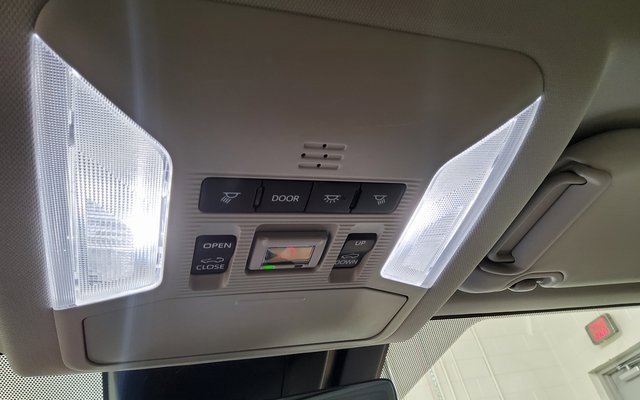 Used 2025 Toyota RAV4 XLE Premium image 38