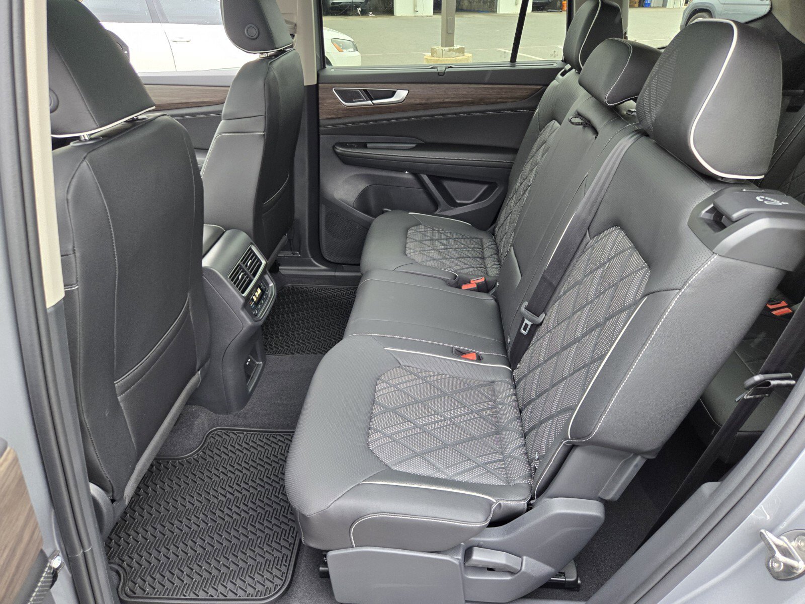 New 2026 Volkswagen Atlas SEL Premium R-Line image 7
