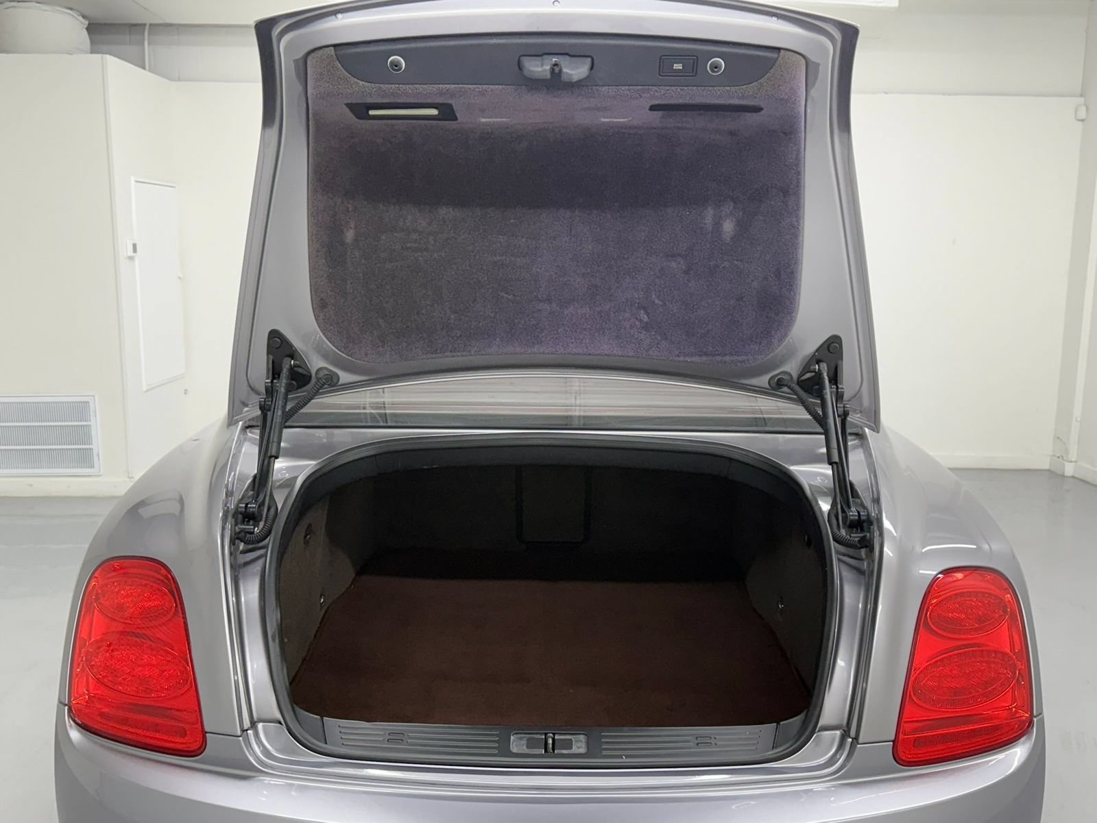 Used 2006 Bentley Flying Spur Flying Spur AWD/4WD image 48