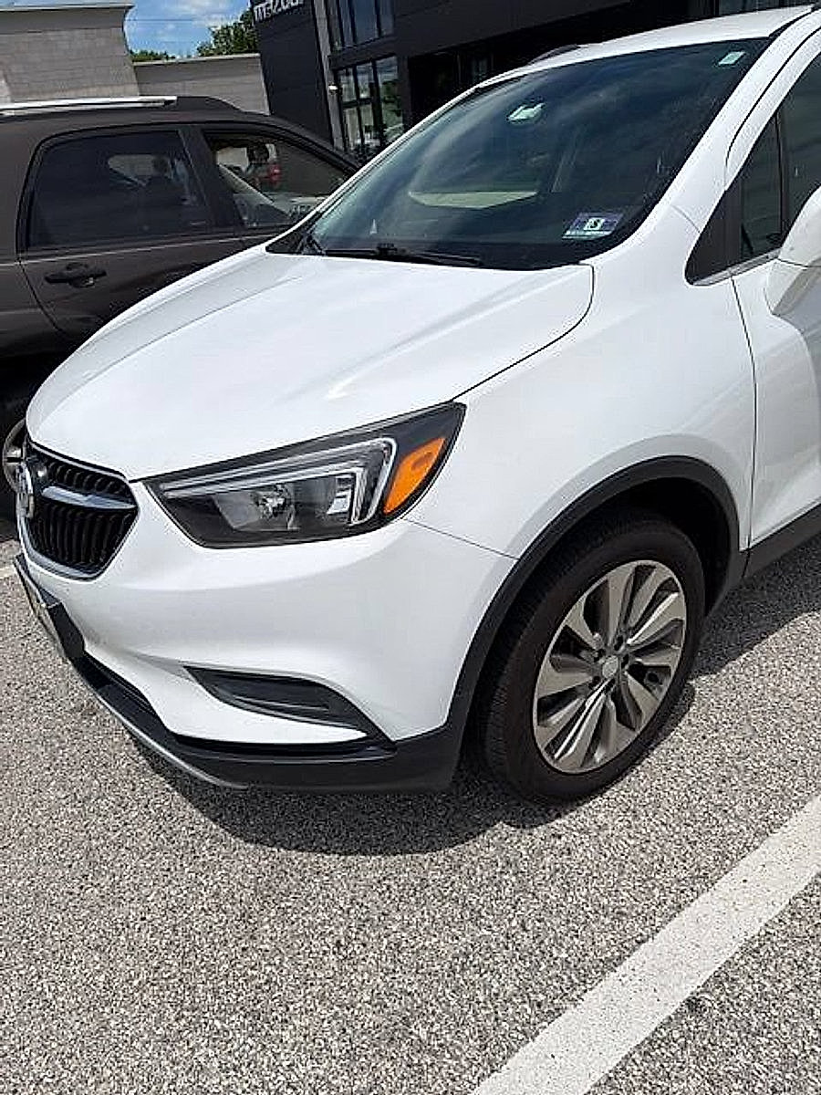 Used 2019 Buick Encore Preferred AWD/4WD image 3