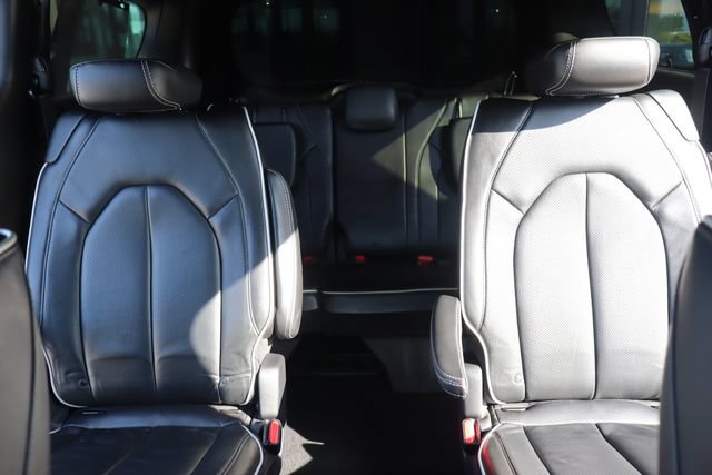 Used 2019 Chrysler Pacifica Limited FWD image 20