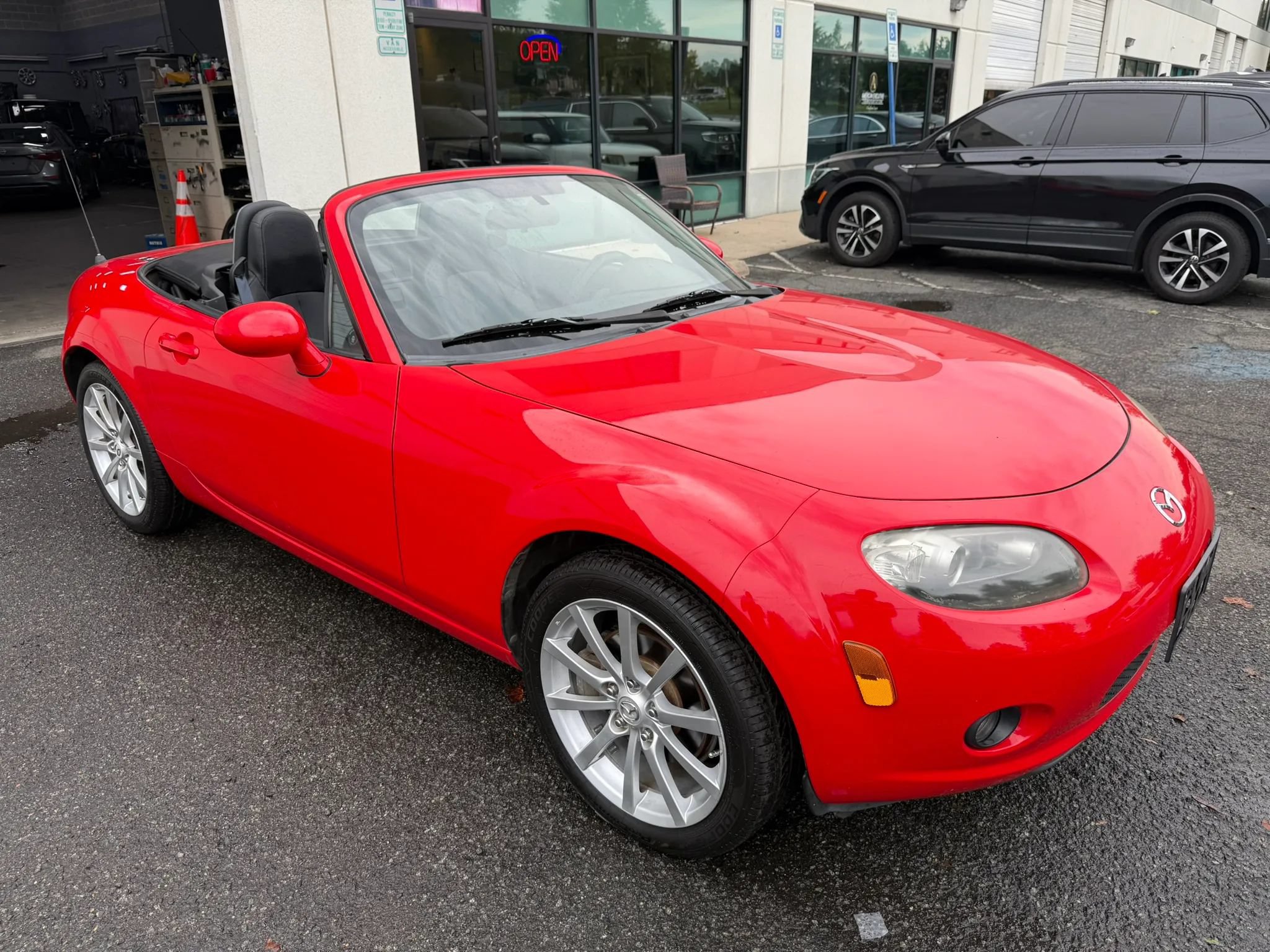 Used 2006 MAZDA MX-5 Miata Grand Touring w/ Premium Pkg RWD image 8