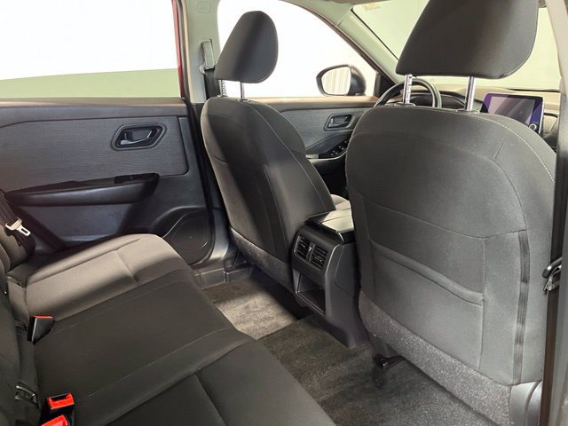 Used 2023 Nissan Rogue S AWD/4WD image 15