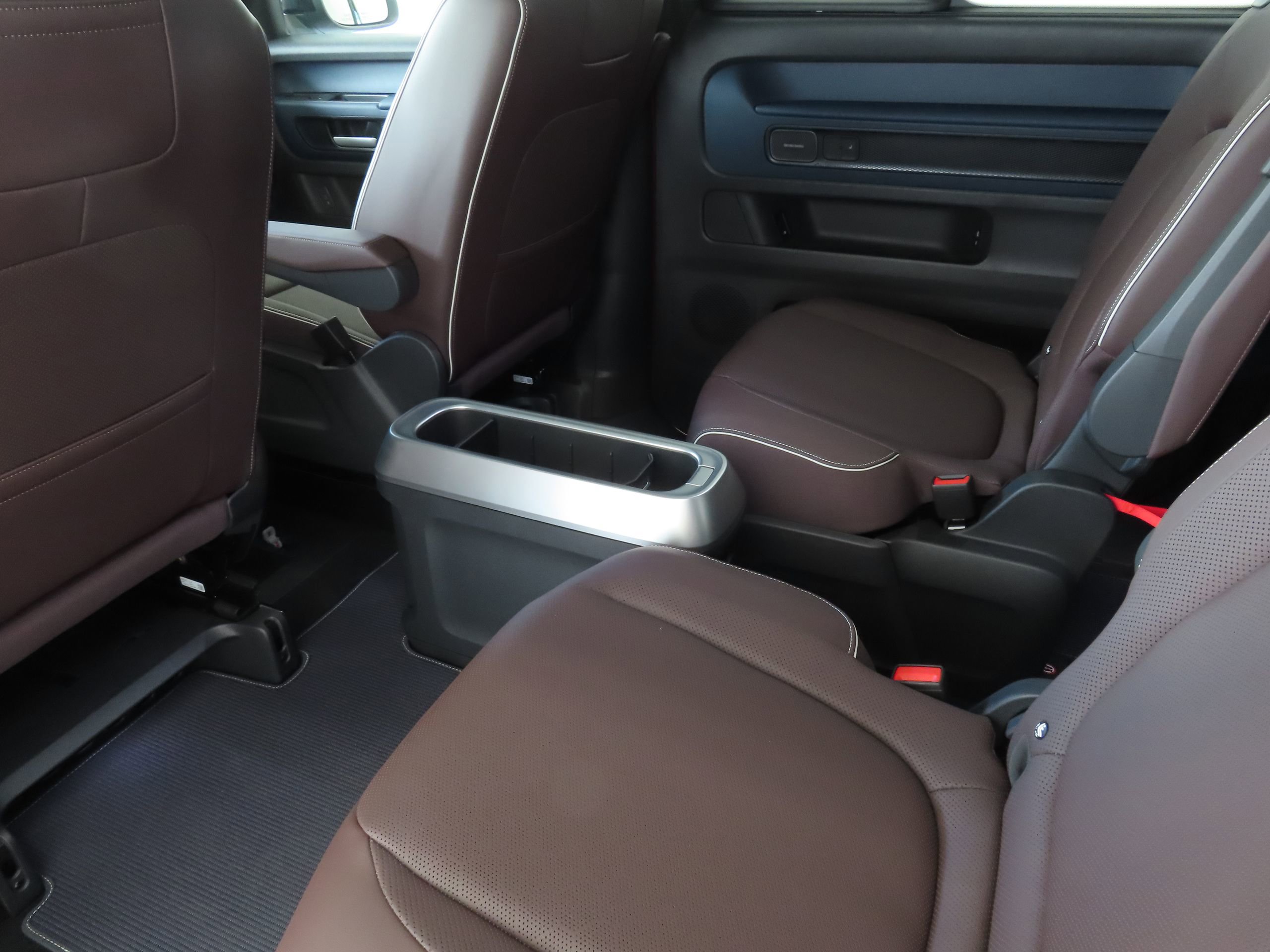 New 2025 Volkswagen ID. Buzz Pro S Plus image 30