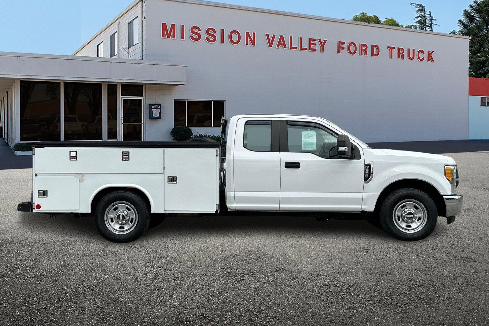 Used 2017 Ford F350 XL w/ Power Equipment Group image 3