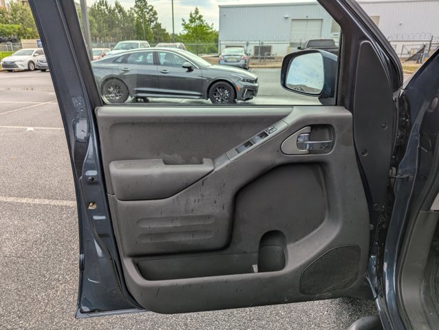 Used 2015 Nissan Frontier PRO-4X AWD/4WD image 21