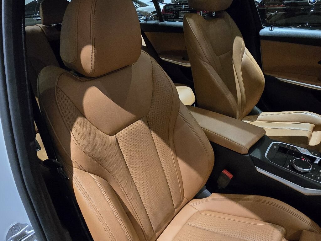Used 2023 BMW 330i Sedan w/ Convenience Package RWD image 23