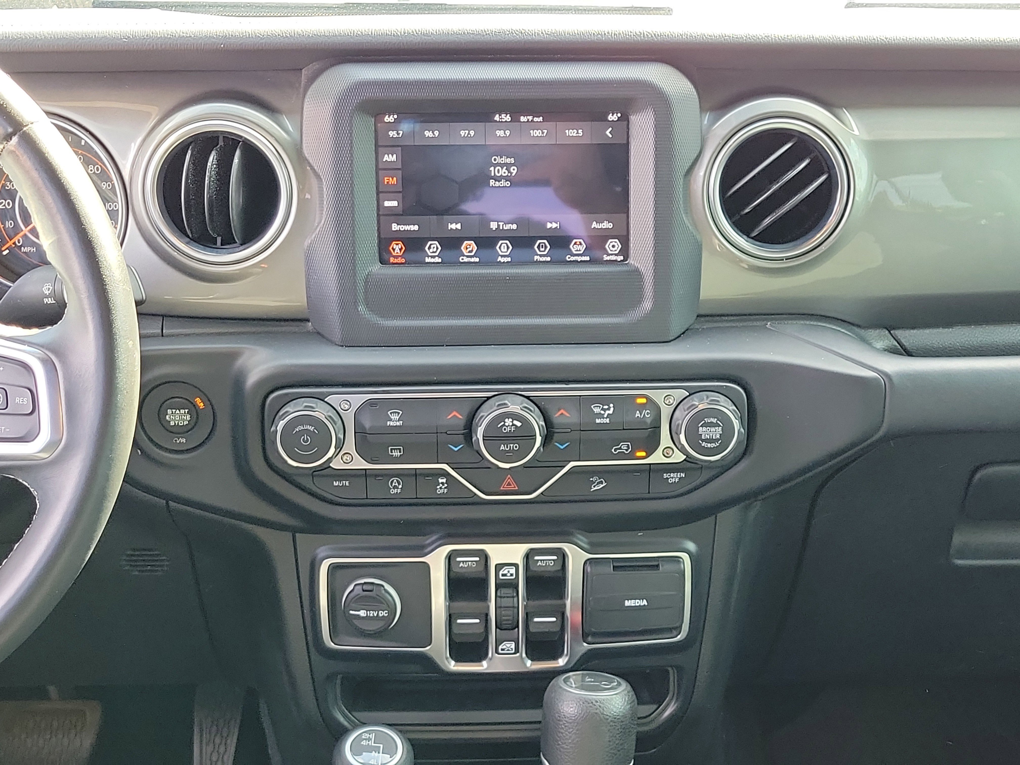 Used 2019 Jeep Wrangler Unlimited Sahara AWD/4WD image 19