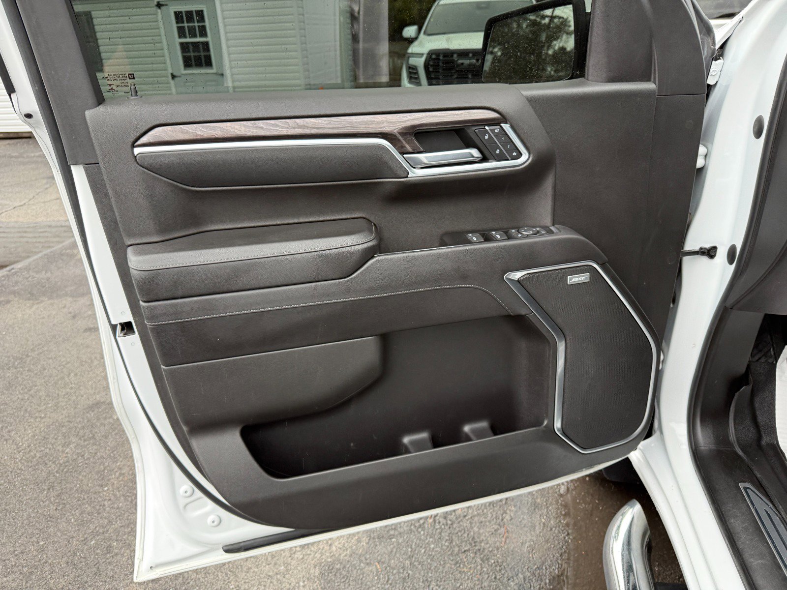 Used 2022 Chevrolet Silverado 1500 LTZ w/ LTZ Premium Package image 15