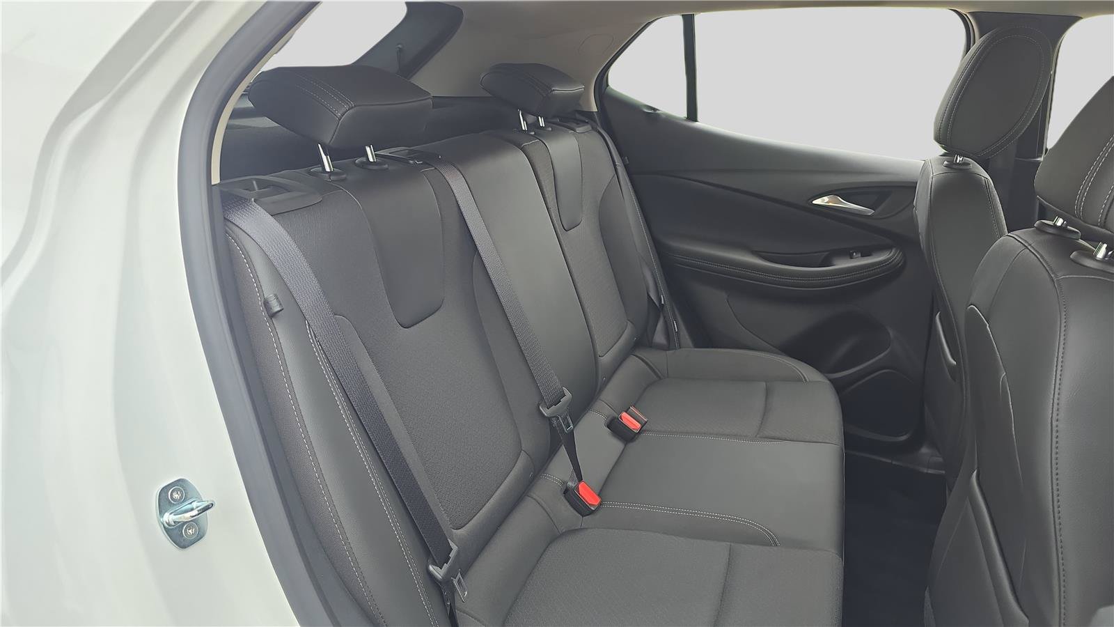 Used 2024 Buick Encore GX Preferred FWD image 17