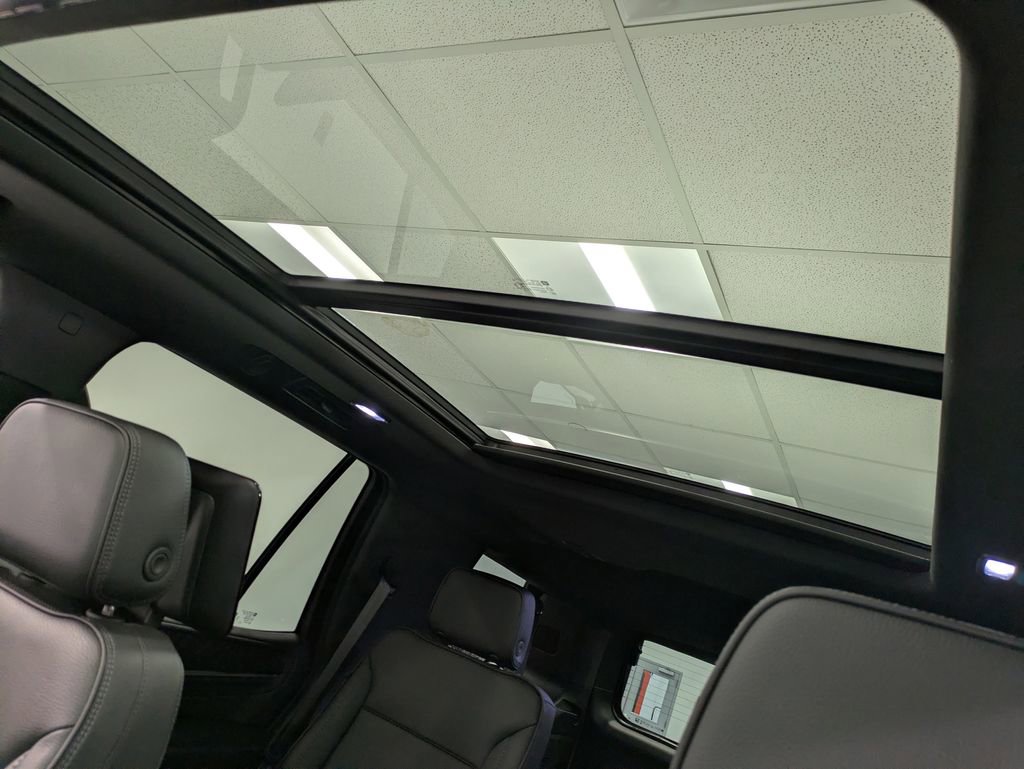 Used 2023 GMC Yukon Denali w/ Advanced Technology Package image 20