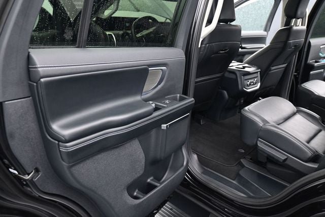 Used 2025 Ford Expedition Platinum AWD/4WD image 16