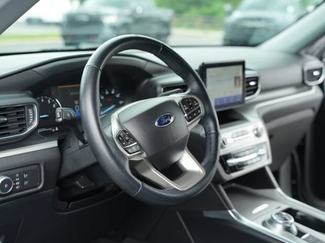 Used 2022 Ford Explorer XLT w/ Equipment Group 202A RWD image 29