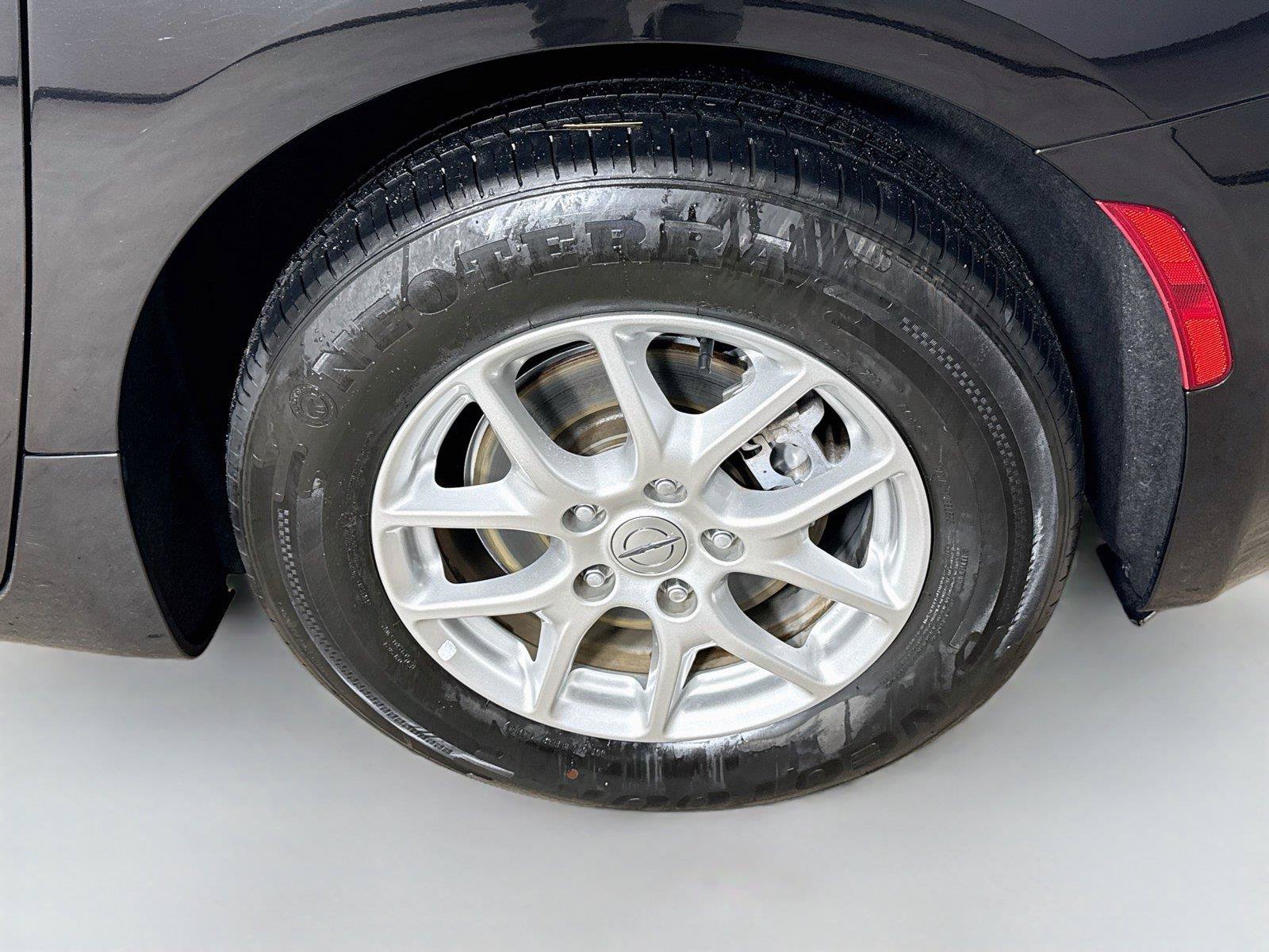 Used 2024 Chrysler Pacifica Touring-L FWD image 30
