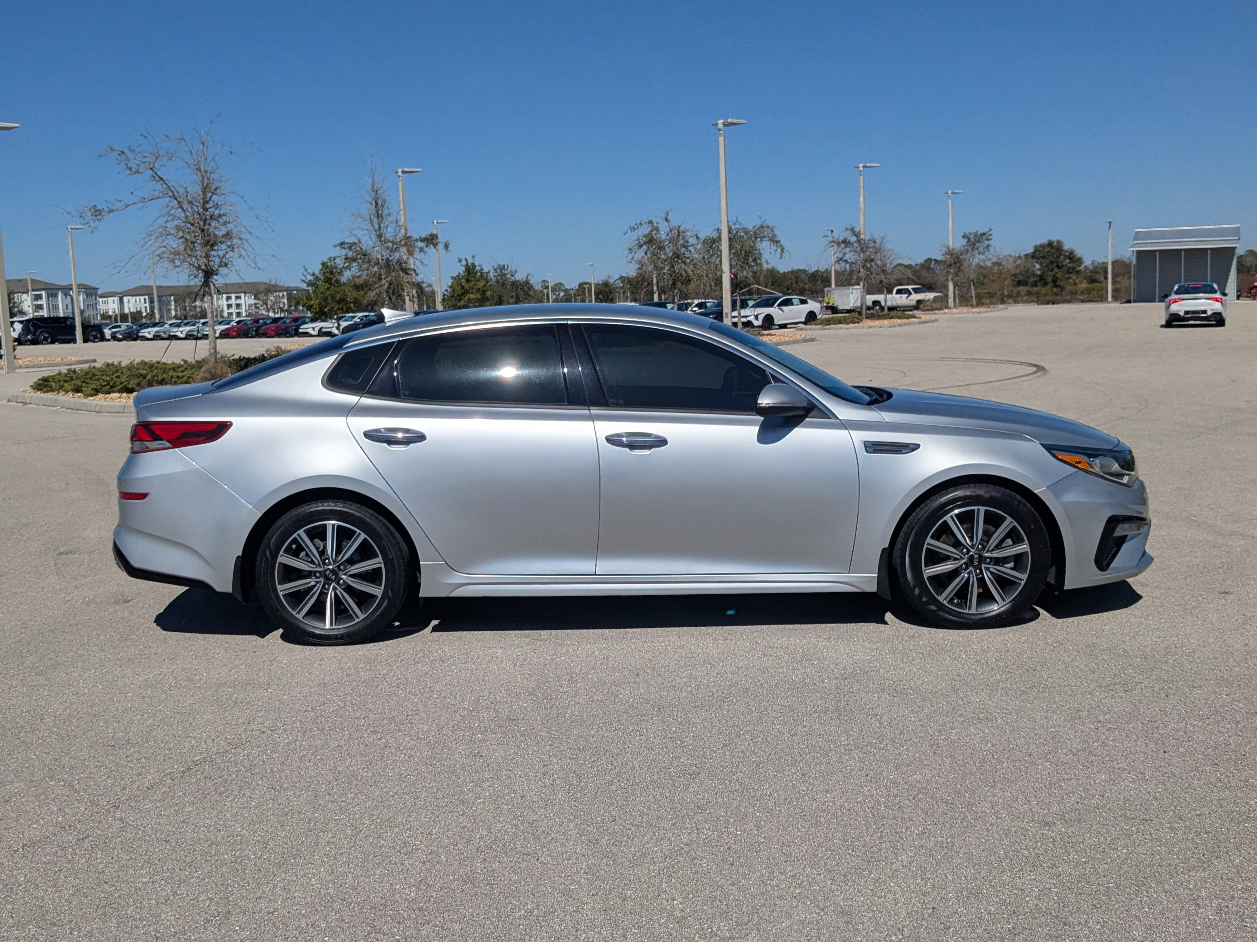 Used 2019 Kia Optima EX image 4