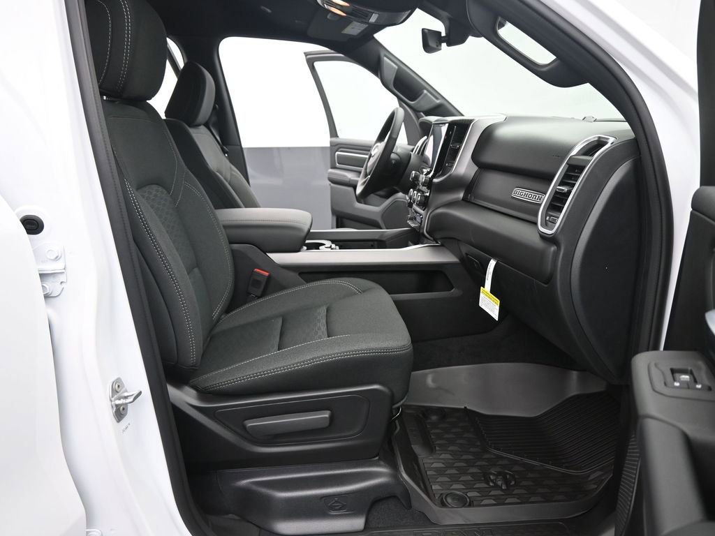New 2026 RAM 1500 4x4 Crew Cab image 21