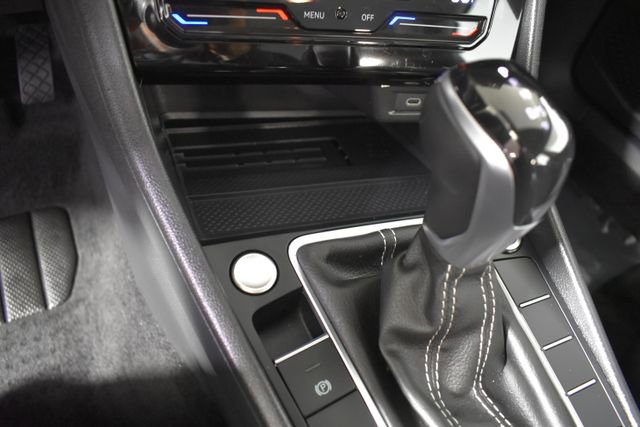 Used 2025 Volkswagen Jetta SE image 17