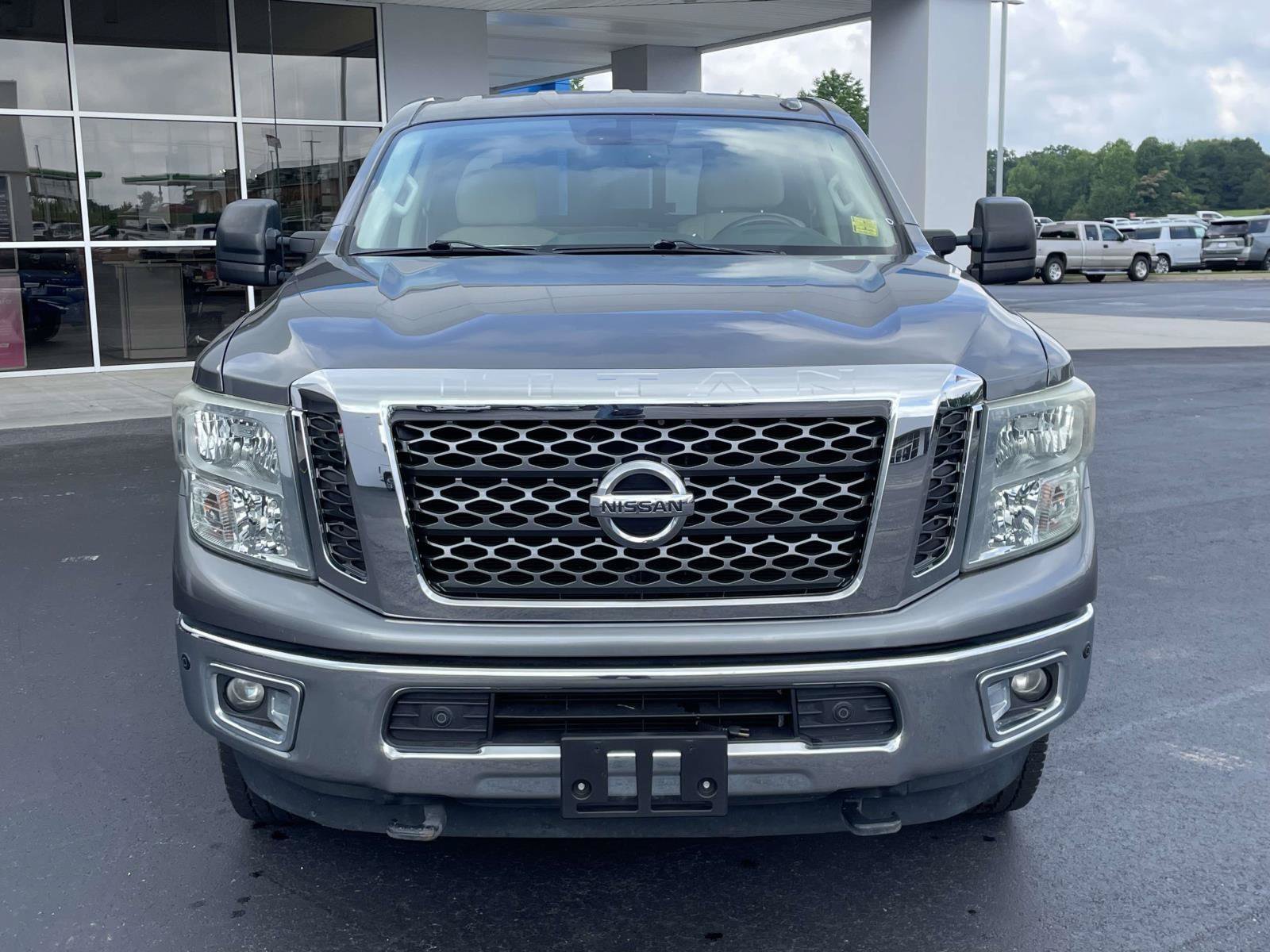 Used 2016 Nissan Titan SV AWD/4WD image 8