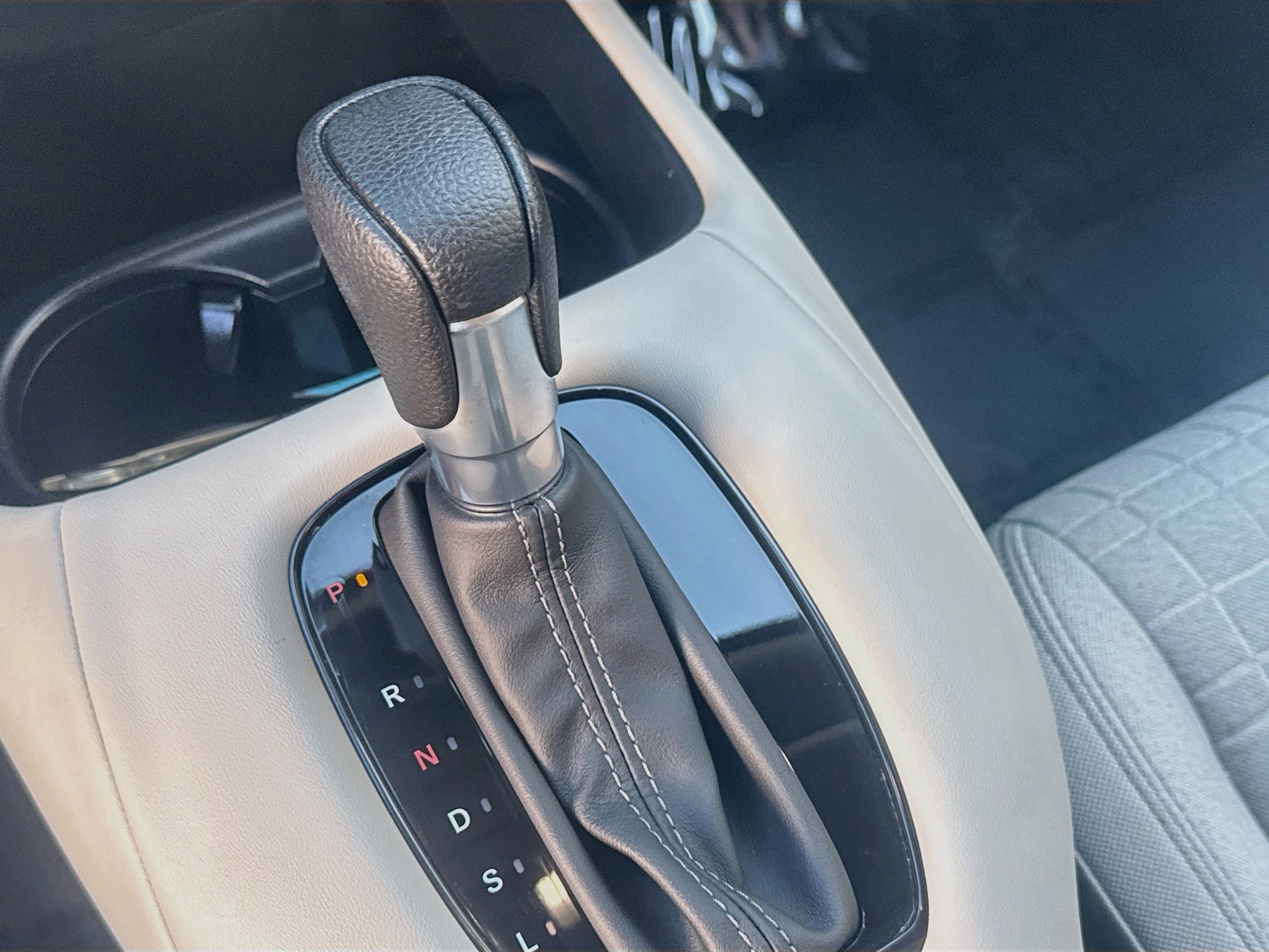 Used 2024 Honda HR-V LX image 15
