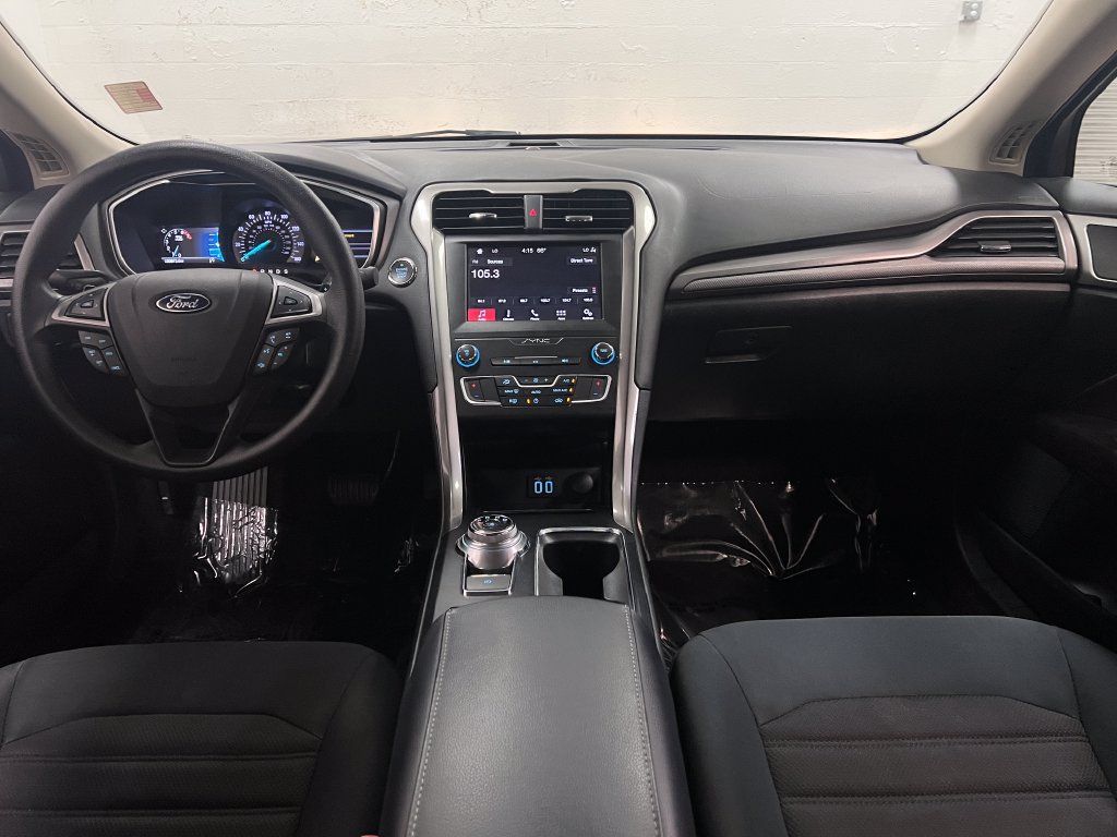 Used 2019 Ford Fusion SE FWD image 14